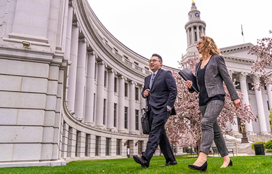 Denver Law students at courthouse